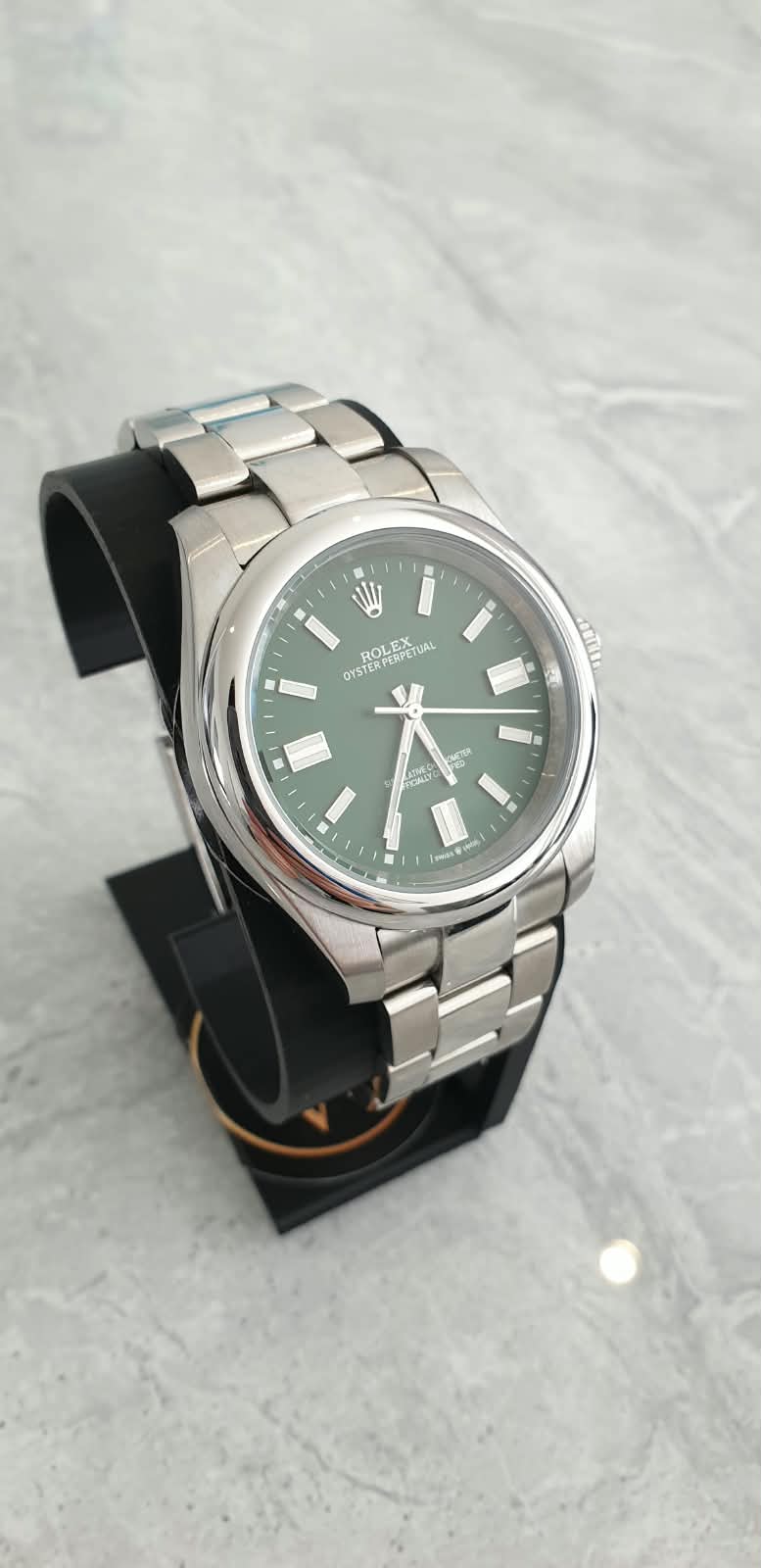 Rolex Oyster Perpetual, Automatic, Green Dial, Smooth Bezel, Steel Case and Bracelet (41mm)