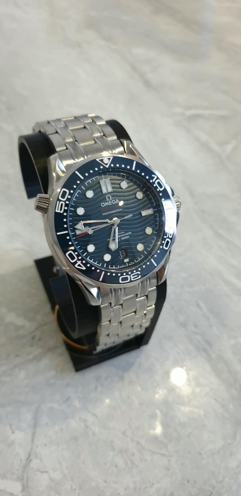 Omega Seamaster Diver 300M, Automatic, Blue Dial, Blue Bezel, Stainless Steel Bracelet (42mm)
