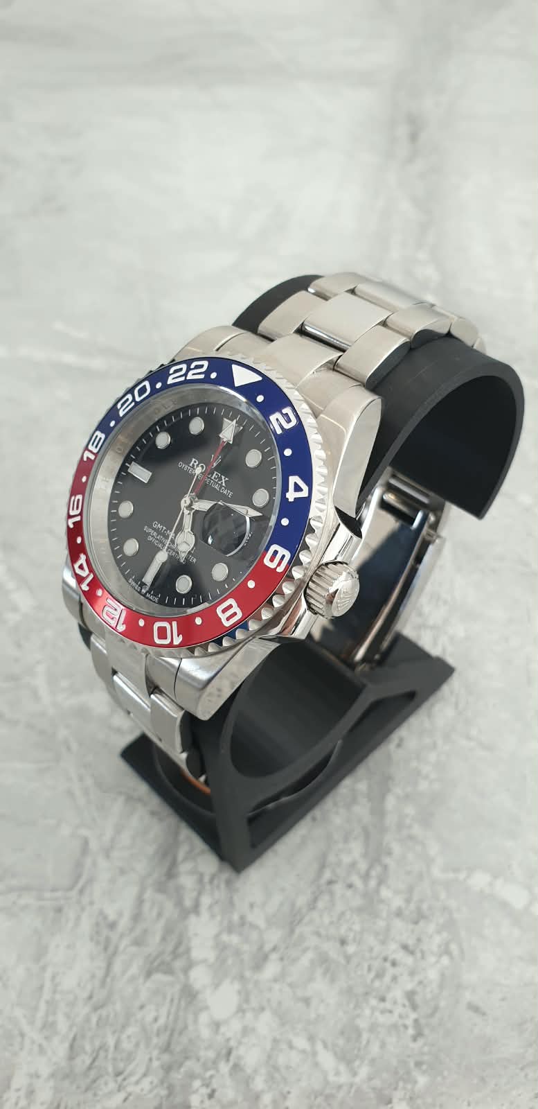 Rolex GMT-Master II, Automatic, Black Dial, Pepsi-Style Bezel, Steel Case (41mm)
