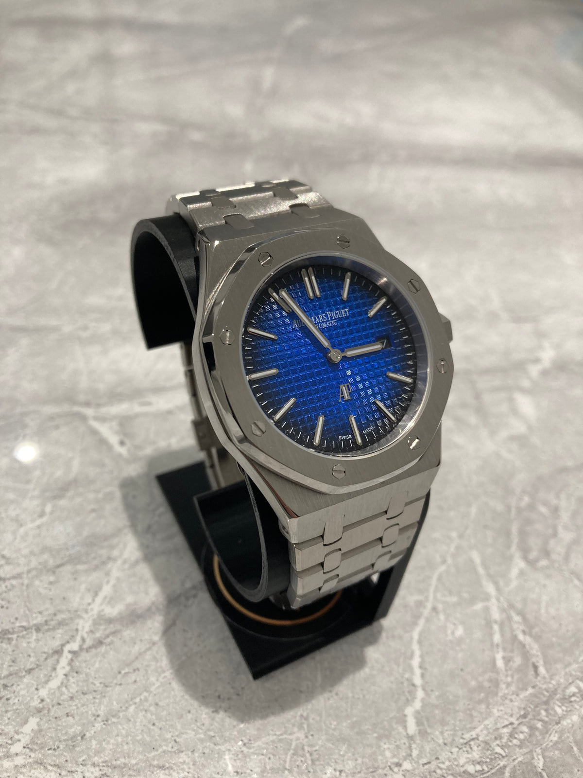 Audemars Piguet, Royal Oak, Blue Textured Dial (41mm)