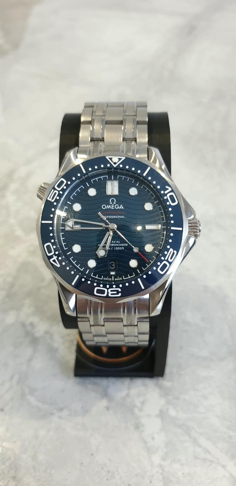 Omega Seamaster Diver 300M, Automatic, Blue Dial, Blue Bezel, Stainless Steel Bracelet (42mm)
