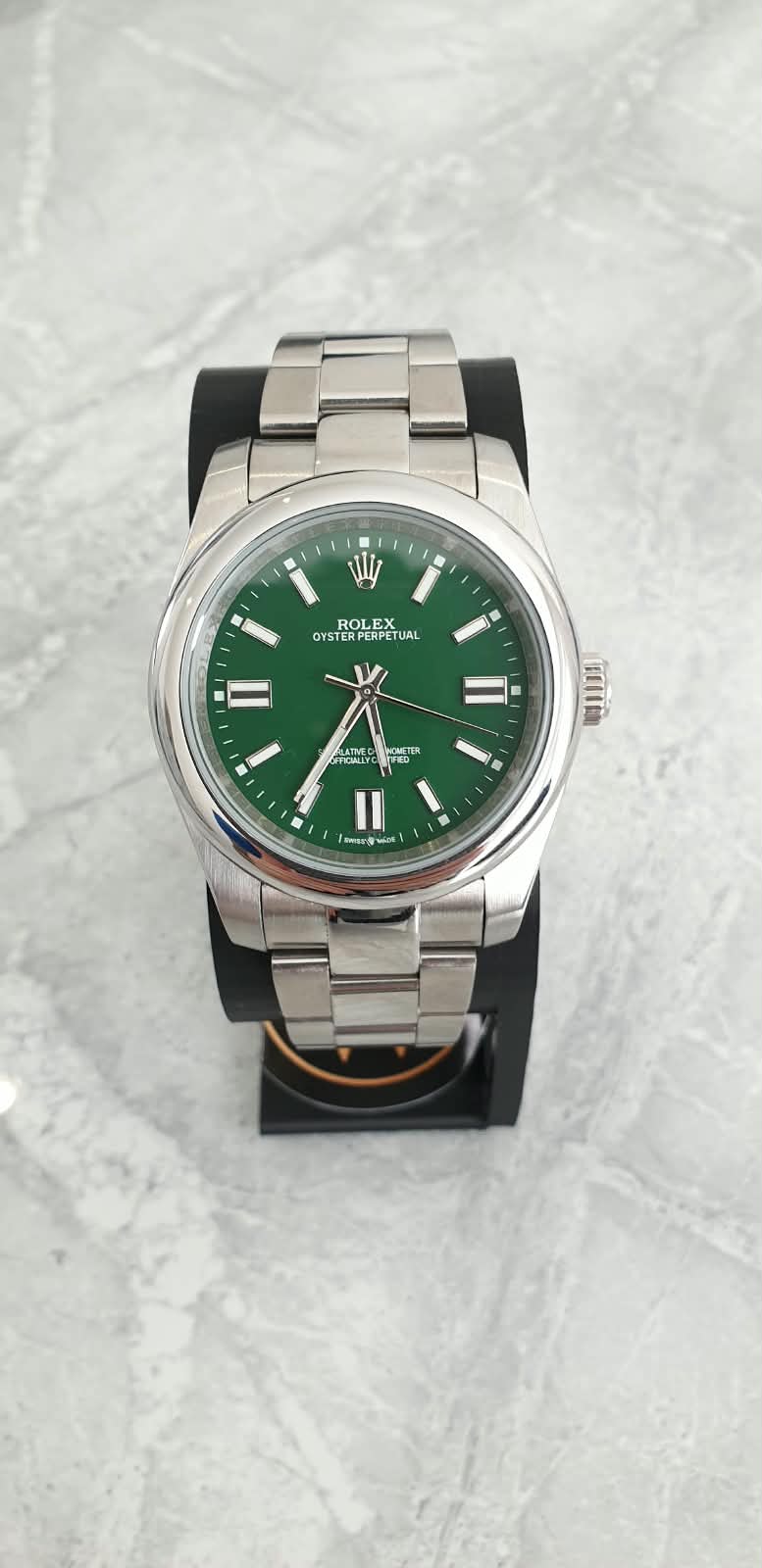 Rolex Oyster Perpetual, Automatic, Green Dial, Smooth Bezel, Steel Case and Bracelet (41mm)