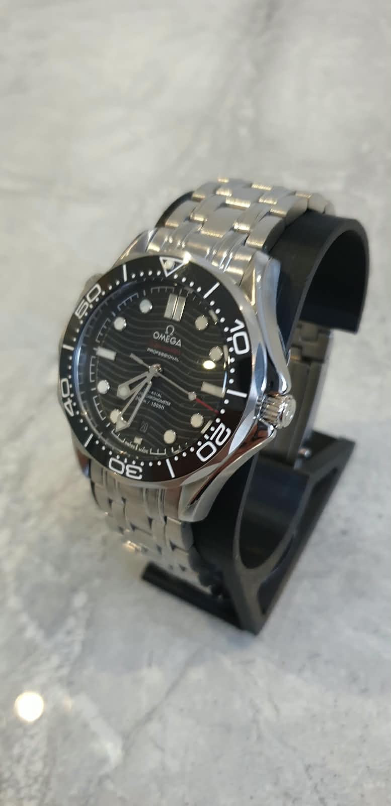 Omega Seamaster Diver 300M, Automatic, Black Dial, Black Bezel, Stainless Steel Bracelet (42mm)