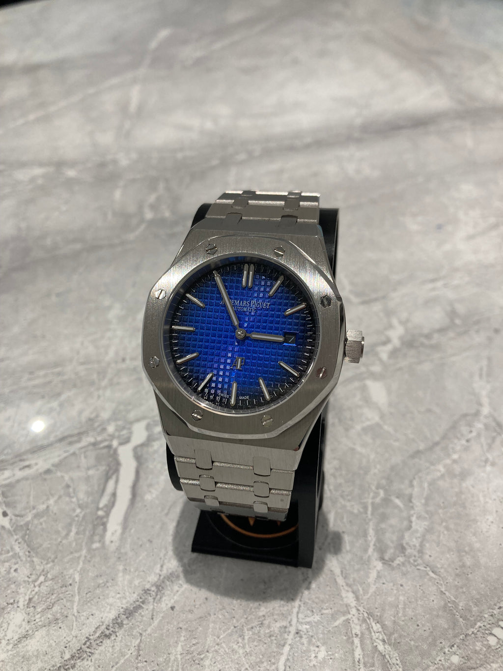 Audemars Piguet, Royal Oak, Blue Textured Dial (41mm)