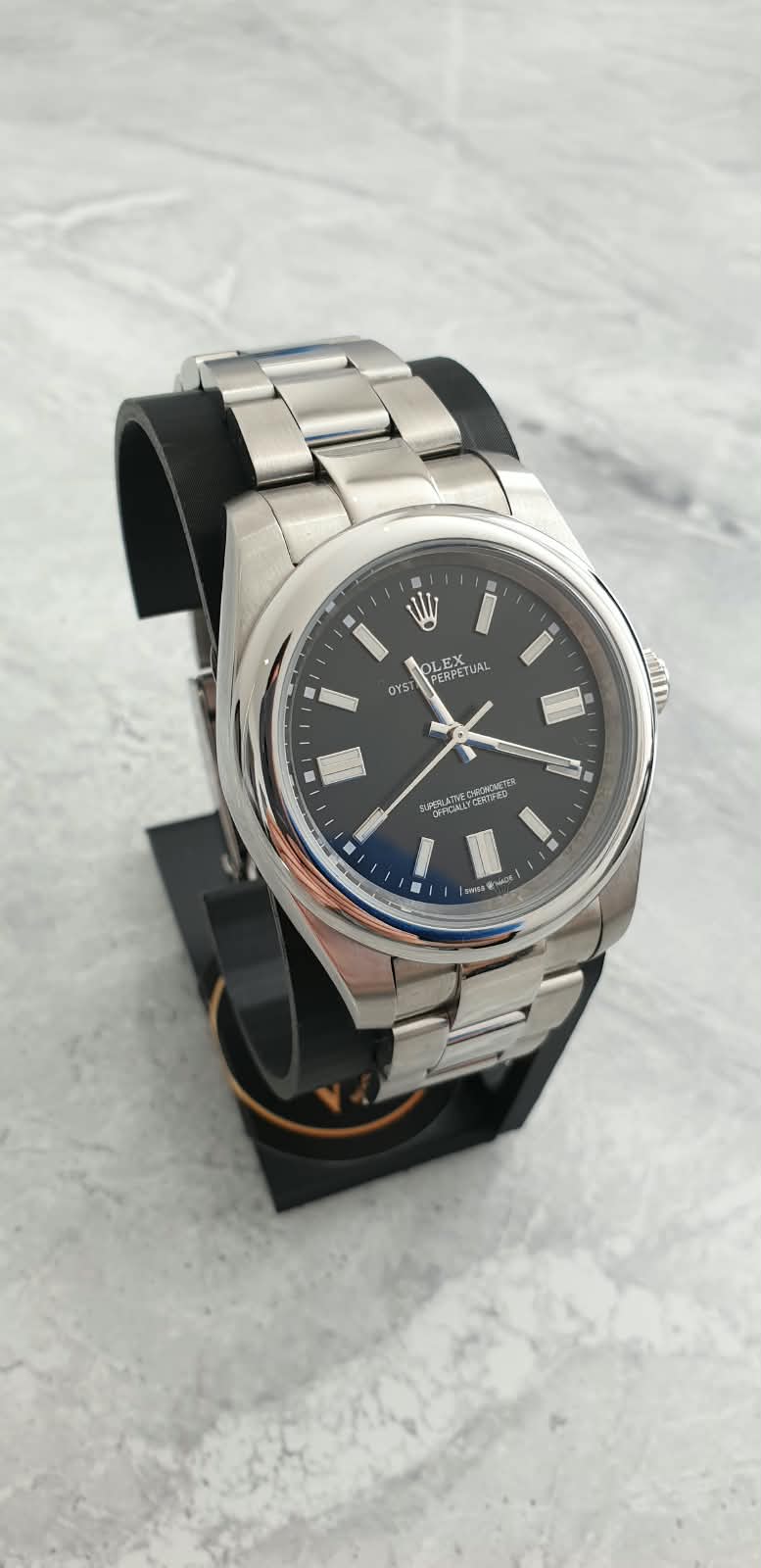 Rolex Oyster Perpetual, Automatic, Black Dial, Smooth Bezel, Steel Case and Bracelet (41mm)
