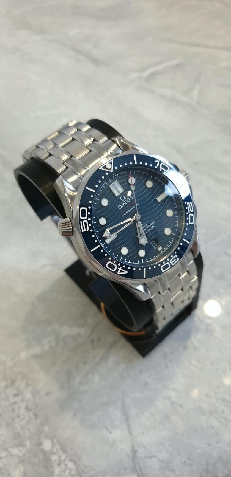 Omega Seamaster Diver 300M, Automatic, Blue Dial, Blue Bezel, Stainless Steel Bracelet (42mm)