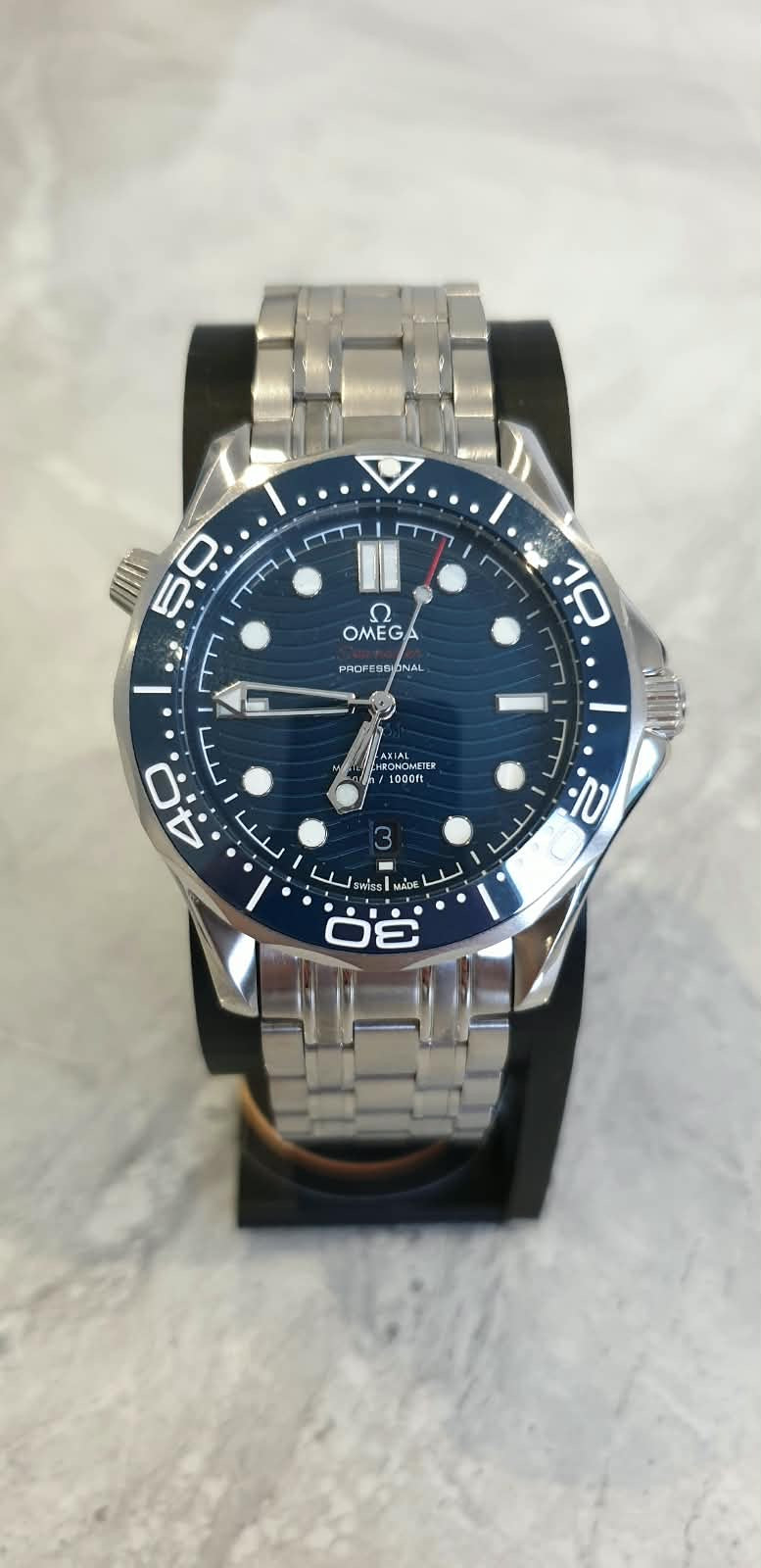 Omega Seamaster Diver 300M, Automatic, Blue Dial, Blue Bezel, Stainless Steel Bracelet (42mm)