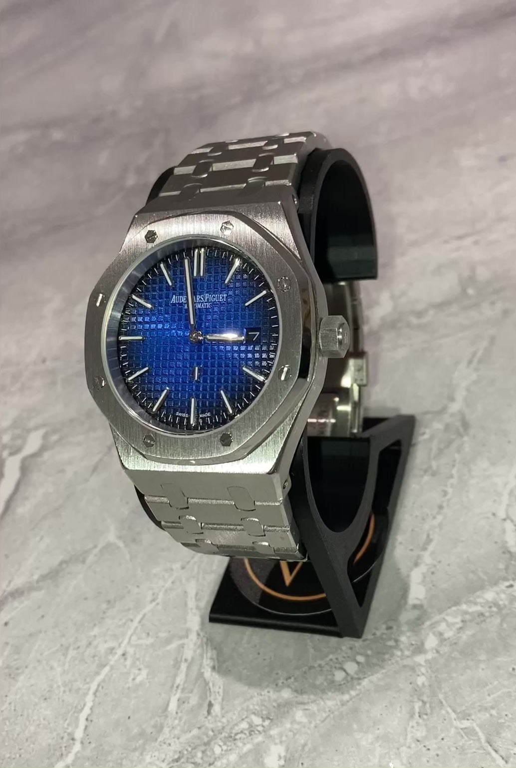 Audemars Piguet, Royal Oak, Blue Textured Dial (41mm)